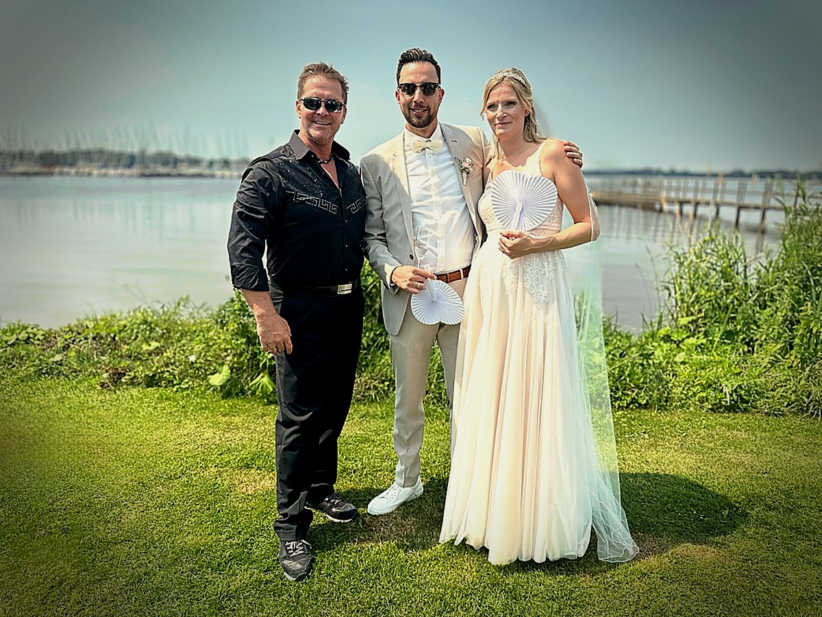 DJ Olli mit Brautpaar